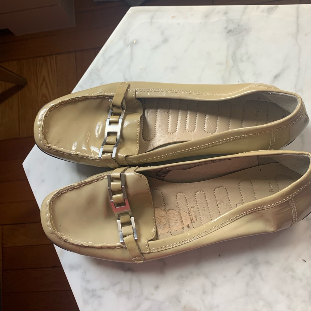 Beautiful Comfy Fall walking shoe